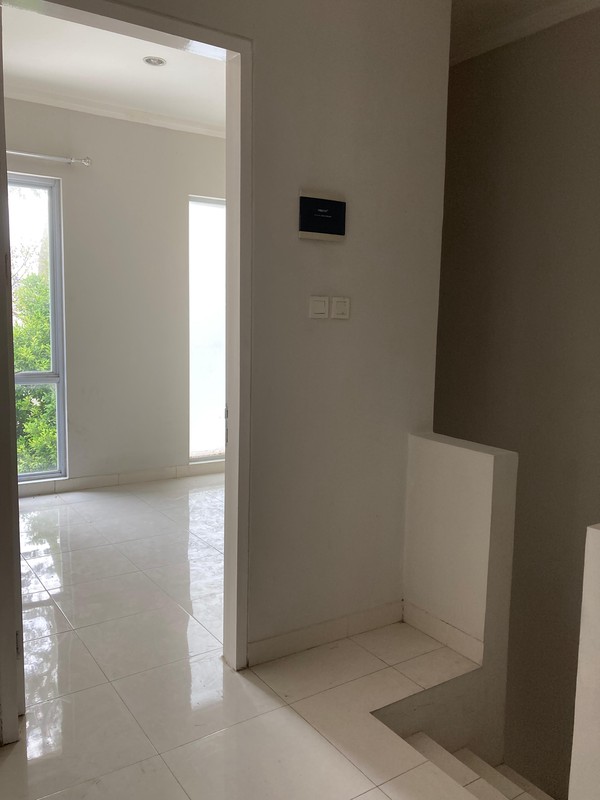 Disewakan Rumah 2 Lantai Siap Huni dan Hunian Nyaman @Graha Raya
