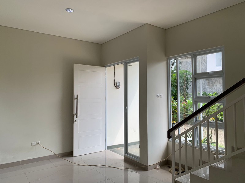 Rumah Cantik Siap Huni di Pamulang KT 3 KM 2 Lantai 2 