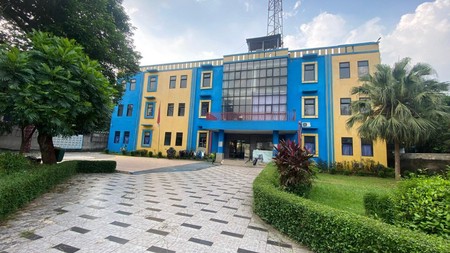 Gedung 3 Lantai di Jl.  Pangkalan II Depan Perum - Bekasi