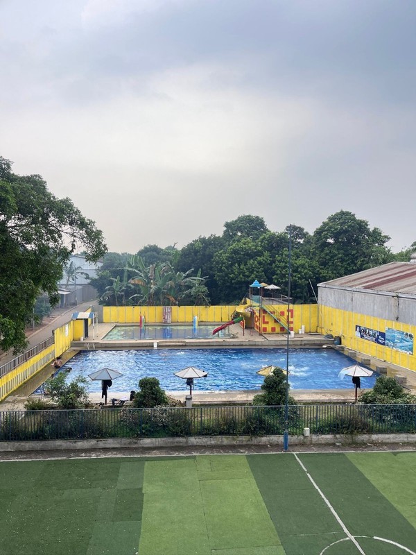 Gedung 3 Lantai di Jl.  Pangkalan II Depan Perum - Bekasi