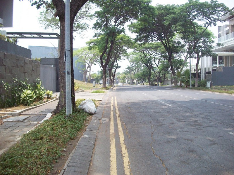 Tanah di Raya Bukit Golf International Citraland Surabaya Barat, Luas 18 x 30 m2... SIAP BANGUN