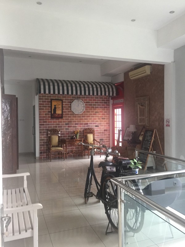 Disewakan Ruko Bintaro ..21/2lt  Pinggir Jalan Utama di Bintaro Jaya sektor 5