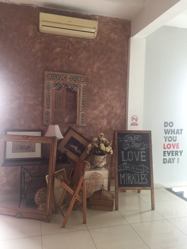 Disewakan Ruko Bintaro ..21/2lt  Pinggir Jalan Utama di Bintaro Jaya sektor 5