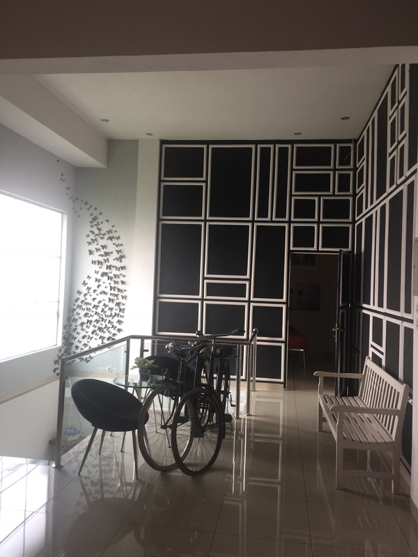 Disewakan Ruko Bintaro ..21/2lt  Pinggir Jalan Utama di Bintaro Jaya sektor 5