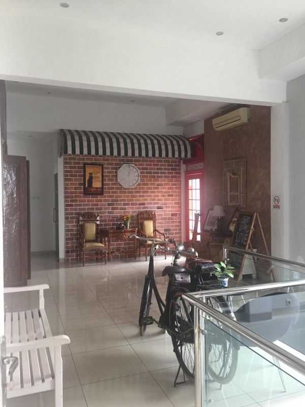 Disewakan Ruko Bintaro ..21/2lt  Pinggir Jalan Utama di Bintaro Jaya sektor 5