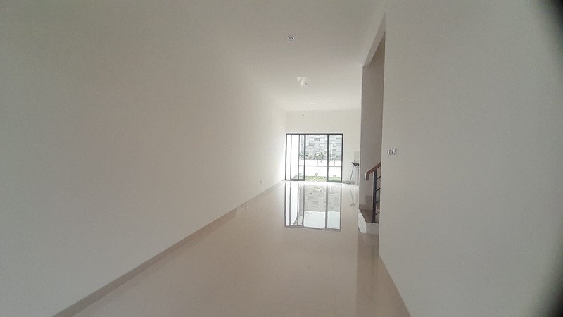 Rumah 2 Lantai Dijual Lokasi di Taman Malaka Duren Sawit Jaktim