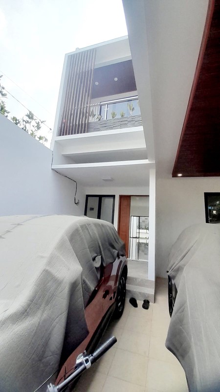 Rumah 2 Lantai Dijual Lokasi di Taman Malaka Duren Sawit Jaktim