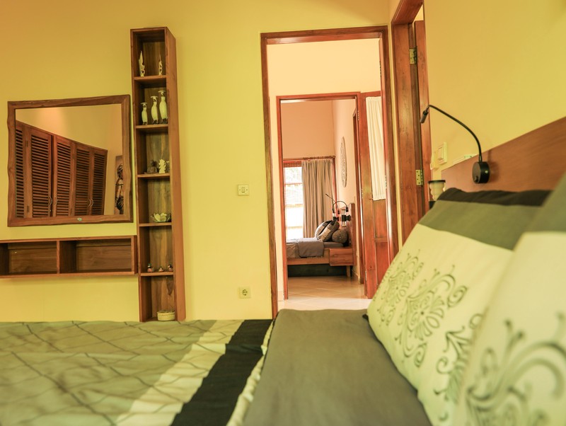 BEACHFRONT VILLA WITH SPACIOUS GARDEN AND POOL IN LOVINA, NORTH BALI