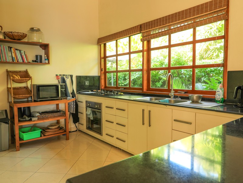 BEACHFRONT VILLA WITH SPACIOUS GARDEN AND POOL IN LOVINA, NORTH BALI