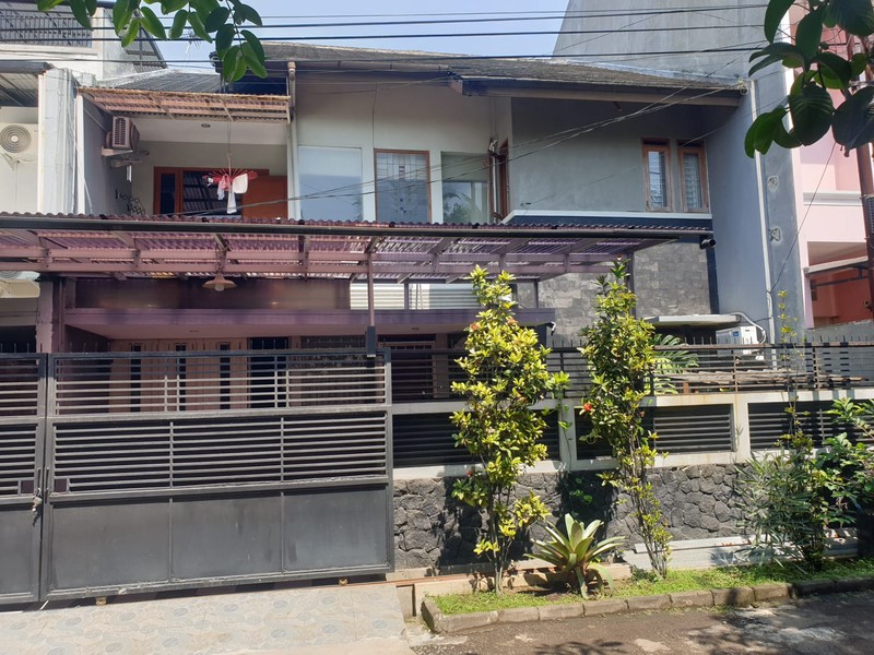 Rumah Siap Huni di Taman Kopo Indah 3