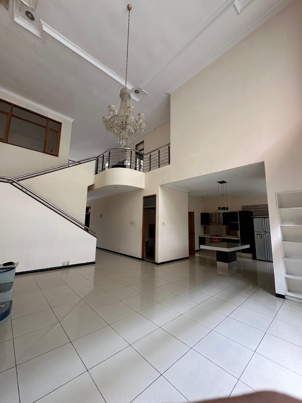 Rumah Lux di Terusan Sutami