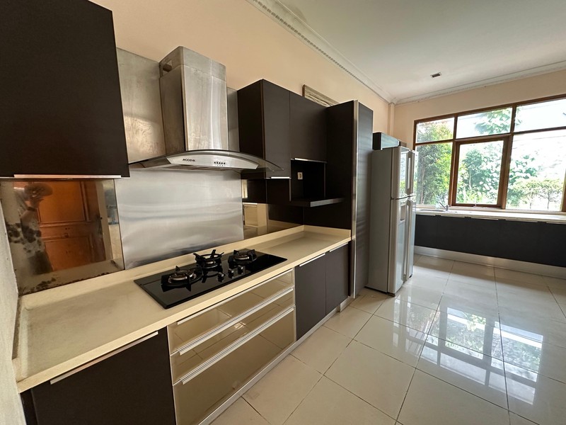 Rumah Lux di Terusan Sutami