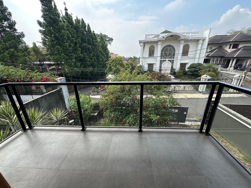 Rumah Lux di Terusan Sutami