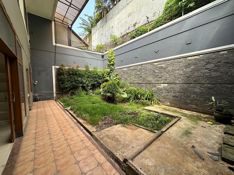 Rumah Lux di Terusan Sutami