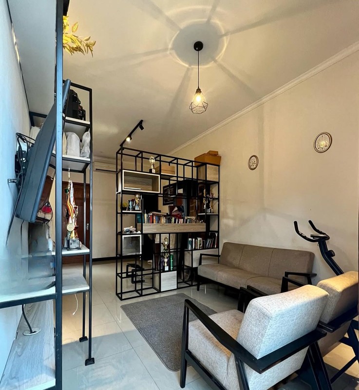 Cilandak dekat ampera, rumah cantik dengan swimpool dekat halte busway ragunan