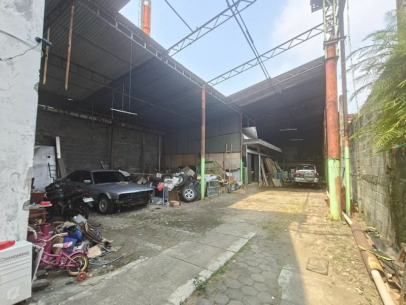 Rumah & Kantor 896 Meter Persegi Dekat Stadion Mandala Krida, Bsciro Gondokusuman