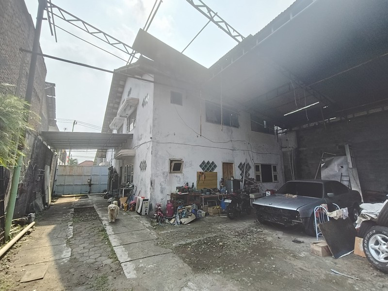 Rumah & Kantor 896 Meter Persegi Dekat Stadion Mandala Krida, Bsciro Gondokusuman