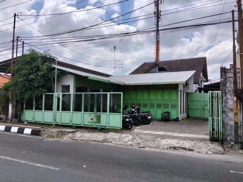 Rumah & Kantor 896 Meter Persegi Dekat Stadion Mandala Krida, Bsciro Gondokusuman