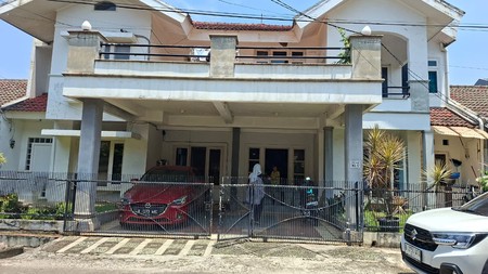 Rumah Bagus 2 Lantai Siap Huni KT 5+1 KM 4+1 Surat SHM