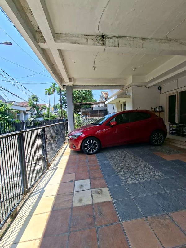 Rumah Bagus 2 Lantai Siap Huni KT 5+1 KM 4+1 Surat SHM
