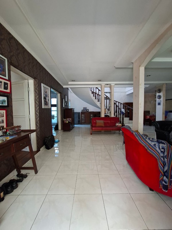 Rumah Bagus 2 Lantai Siap Huni KT 5+1 KM 4+1 Surat SHM