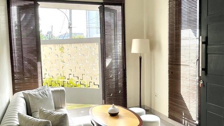 Rumah Siap Huni Bagus di Pamulang Posisi HOEK dengan KT 4+1 KM 3+1 Surat SHM LT 145 m2 dan LB 176 m2