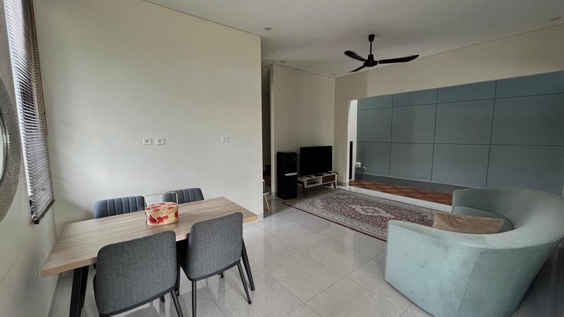 Rumah Siap Huni Bagus di Pamulang Posisi HOEK dengan KT 4+1 KM 3+1 Surat SHM LT 145 m2 dan LB 176 m2