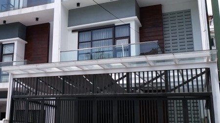 DIJUAL RUKOST 5 MENIT JALAN KAKI KE UNIV. MARANATHA