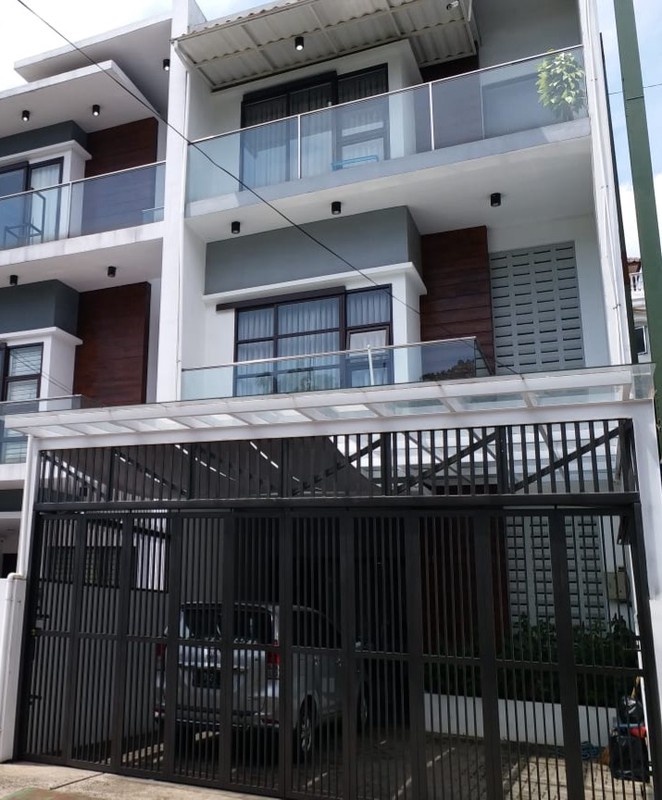 DIJUAL RUKOST 5 MENIT JALAN KAKI KE UNIV. MARANATHA