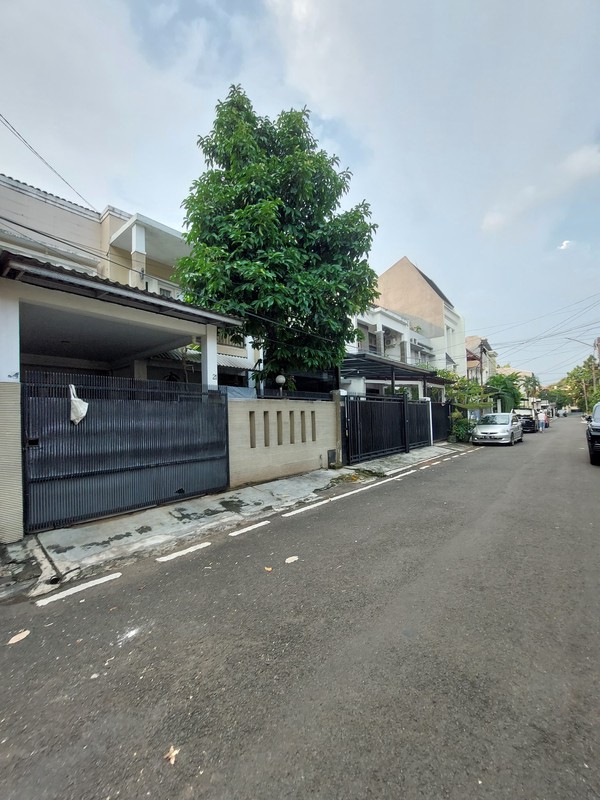 Dijual Rumah Cantik Siap Huni lokasi di Daerah Pondok Pinang, Kebayoran Lama, Jakarta Selatan