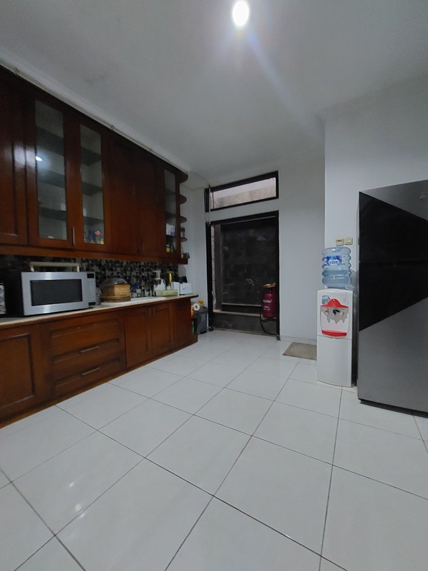 Dijual Rumah Cantik Siap Huni lokasi di Daerah Pondok Pinang, Kebayoran Lama, Jakarta Selatan
