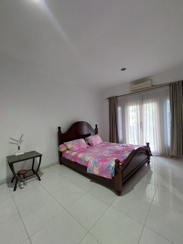 Dijual Rumah Cantik Siap Huni lokasi di Daerah Pondok Pinang, Kebayoran Lama, Jakarta Selatan