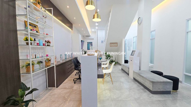 Dijual Ruko Gandeng Klinik Kecantikan 4 Lantai Di Bintaro Utama