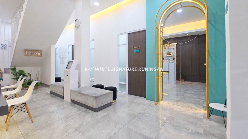 Dijual Ruko Gandeng Klinik Kecantikan 4 Lantai Di Bintaro Utama