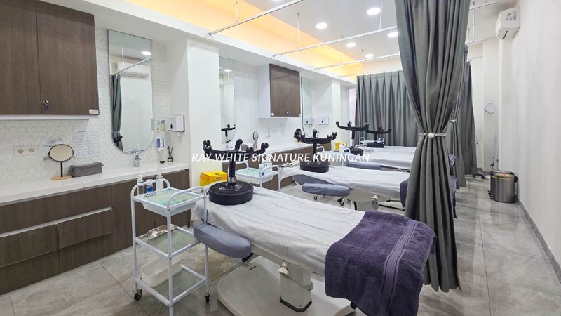 Dijual Ruko Gandeng Klinik Kecantikan 4 Lantai Di Bintaro Utama