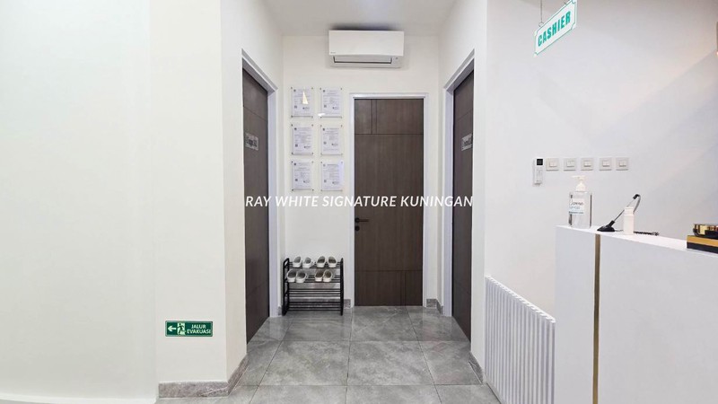 Dijual Ruko Gandeng Klinik Kecantikan 4 Lantai Di Bintaro Utama
