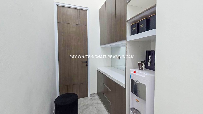 Dijual Ruko Gandeng Klinik Kecantikan 4 Lantai Di Bintaro Utama