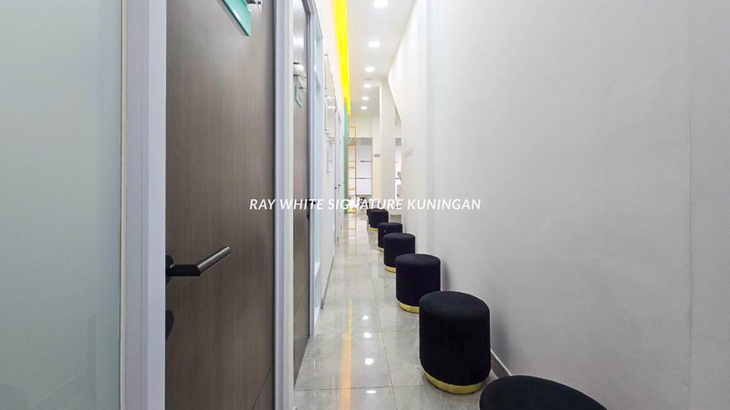 Dijual Ruko Gandeng Klinik Kecantikan 4 Lantai Di Bintaro Utama