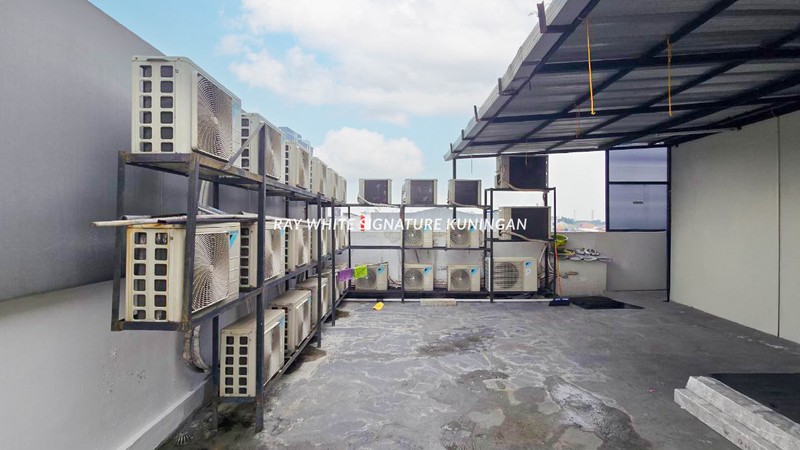 Dijual Ruko Gandeng Klinik Kecantikan 4 Lantai Di Bintaro Utama