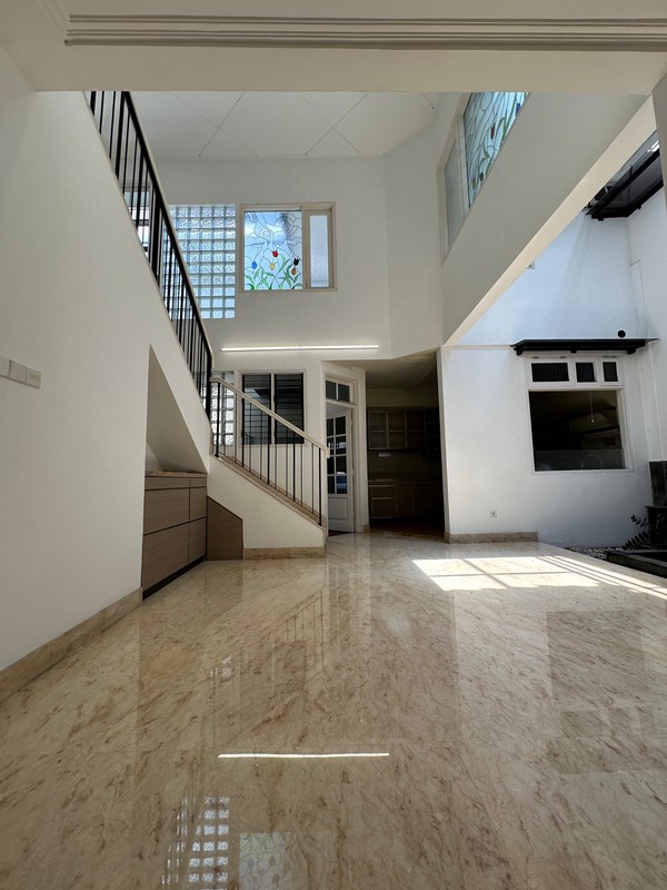 Rumah Mewah di Lingkungan Exclusive Tebet Mas JakSel