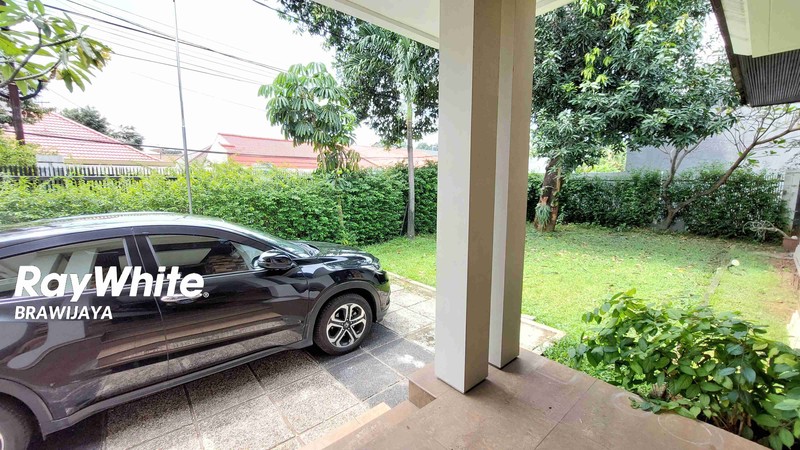 Rumah di jalan MPR, Cilandak, Jakarta Selatan, Bisa sewa buat kantor, private pool