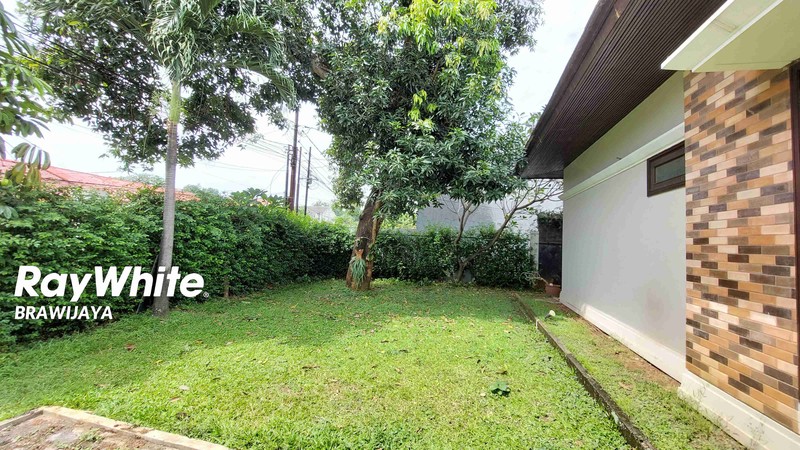 Rumah di jalan MPR, Cilandak, Jakarta Selatan, Bisa sewa buat kantor, private pool