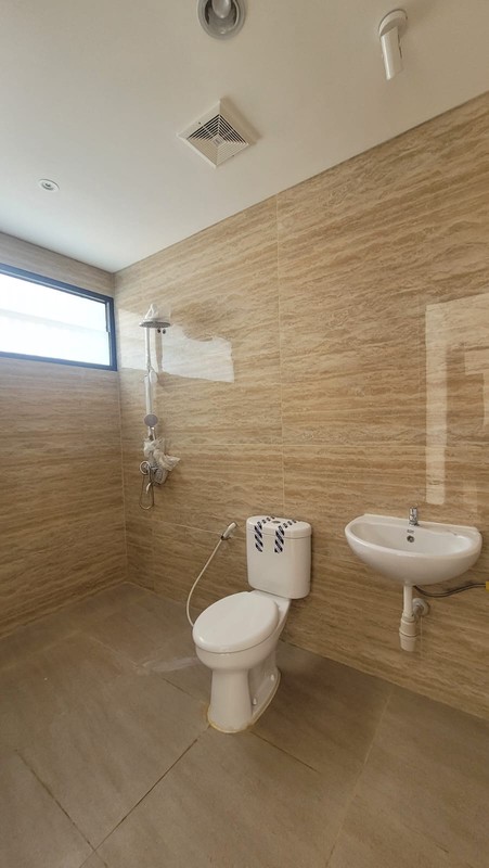 Rumah Baru dengan Desain Mewah dan Lokasi Strategis @Mertilang, Bintaro.