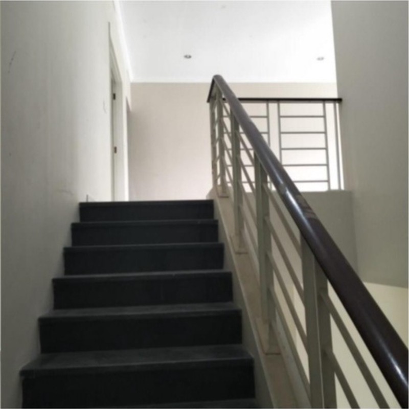 MURAH LUAS Rumah Raya Woodland Citraland - RAYA Luar CLUSTER Cocok Buat Segala Usaha dekat Pasar Modern, GWalk, Universitas Ciputra