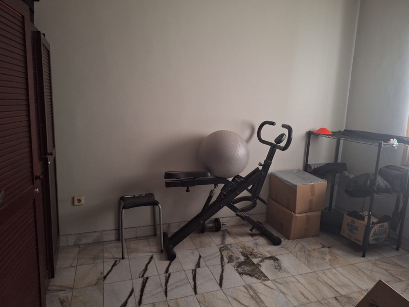 Rumah Modern Siap Huni, 4+1 Kamar Tidur Dalam Komplek Asri