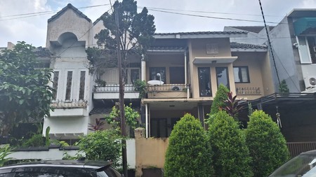 Rumah Modern Siap Huni, 4+1 Kamar Tidur Dalam Komplek Asri