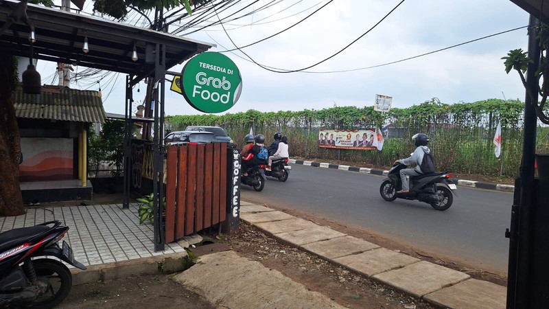Rumah di Pondok Cabe Pinggir Jl Raya Luas Tanah 446 m2