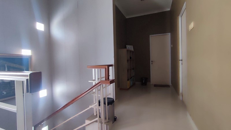 Rumah Luas 200 m&#xb2; di Krukut, Depok Fasilitas Lengkap, Harga Menarik