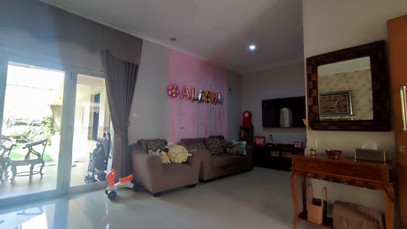 Rumah Luas 200 m&#xb2; di Krukut, Depok Fasilitas Lengkap, Harga Menarik