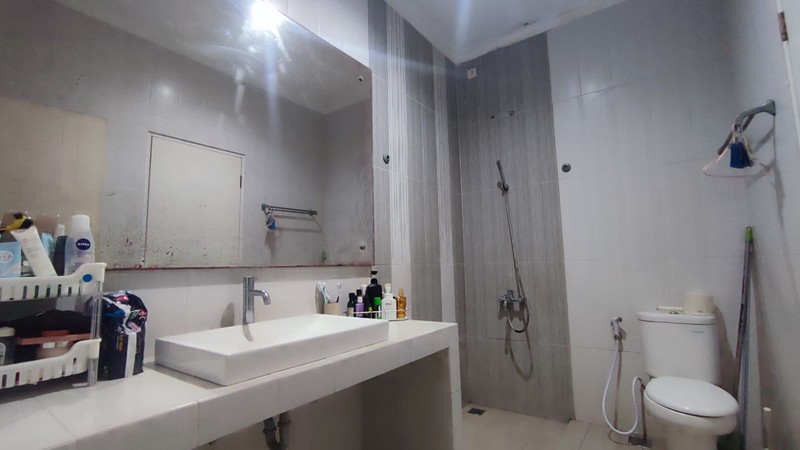 Rumah Luas 200 m&#xb2; di Krukut, Depok Fasilitas Lengkap, Harga Menarik